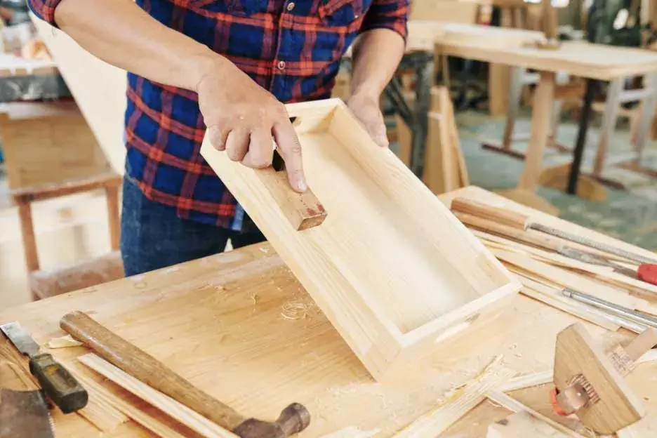 licensed_finish_carpenter_building_furniture